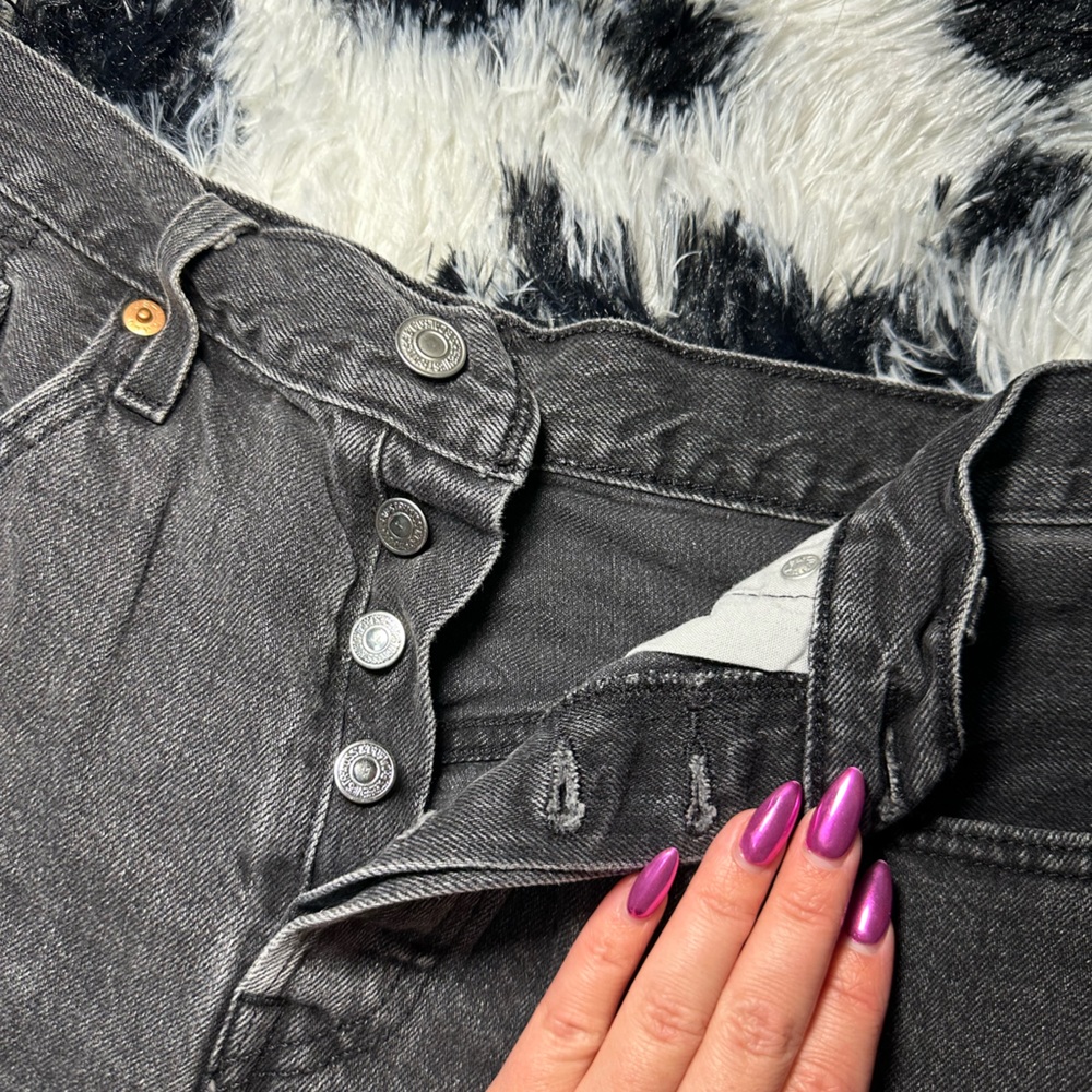 LEVI’S - Picture 3 of 3
